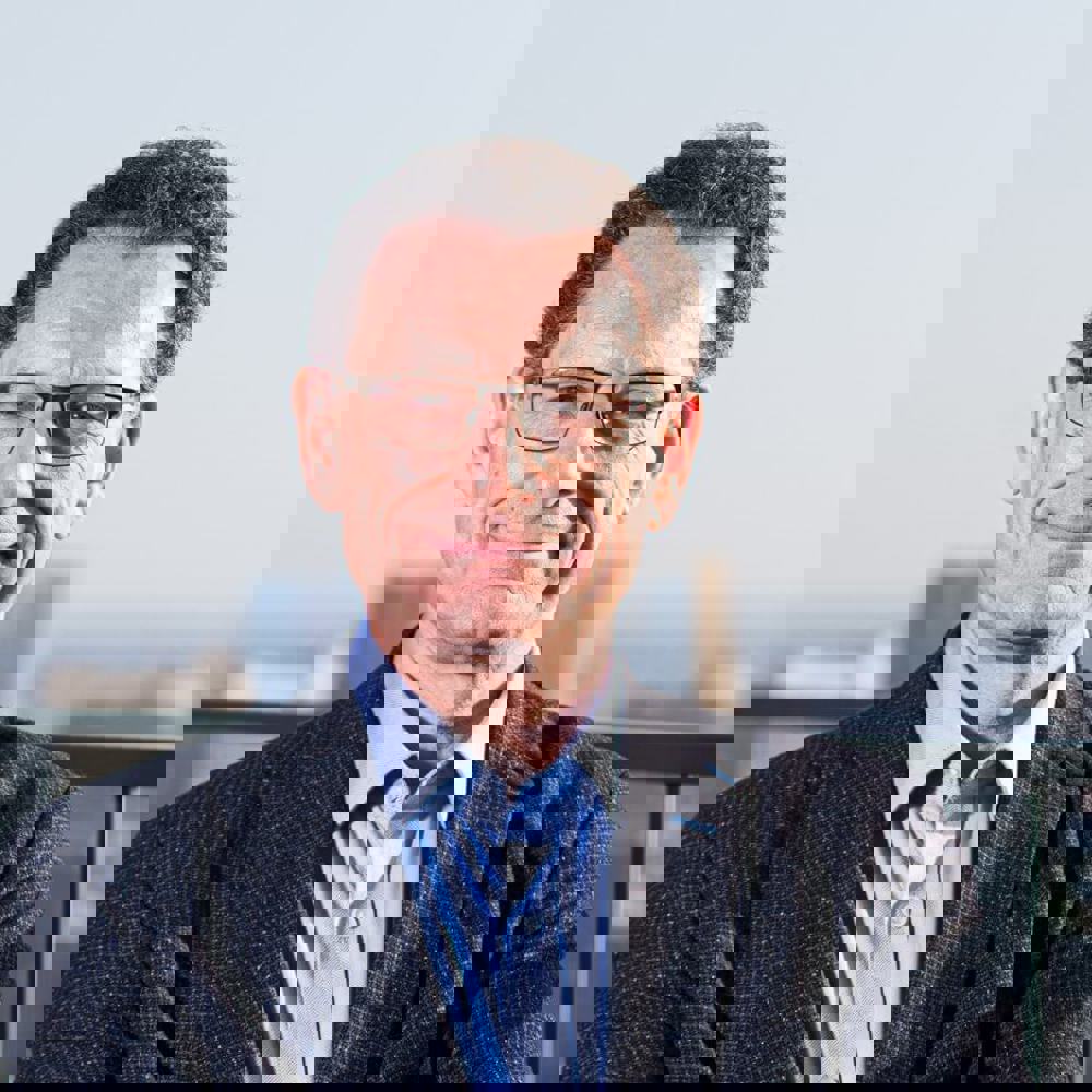 Mr Andrew Bud Freng