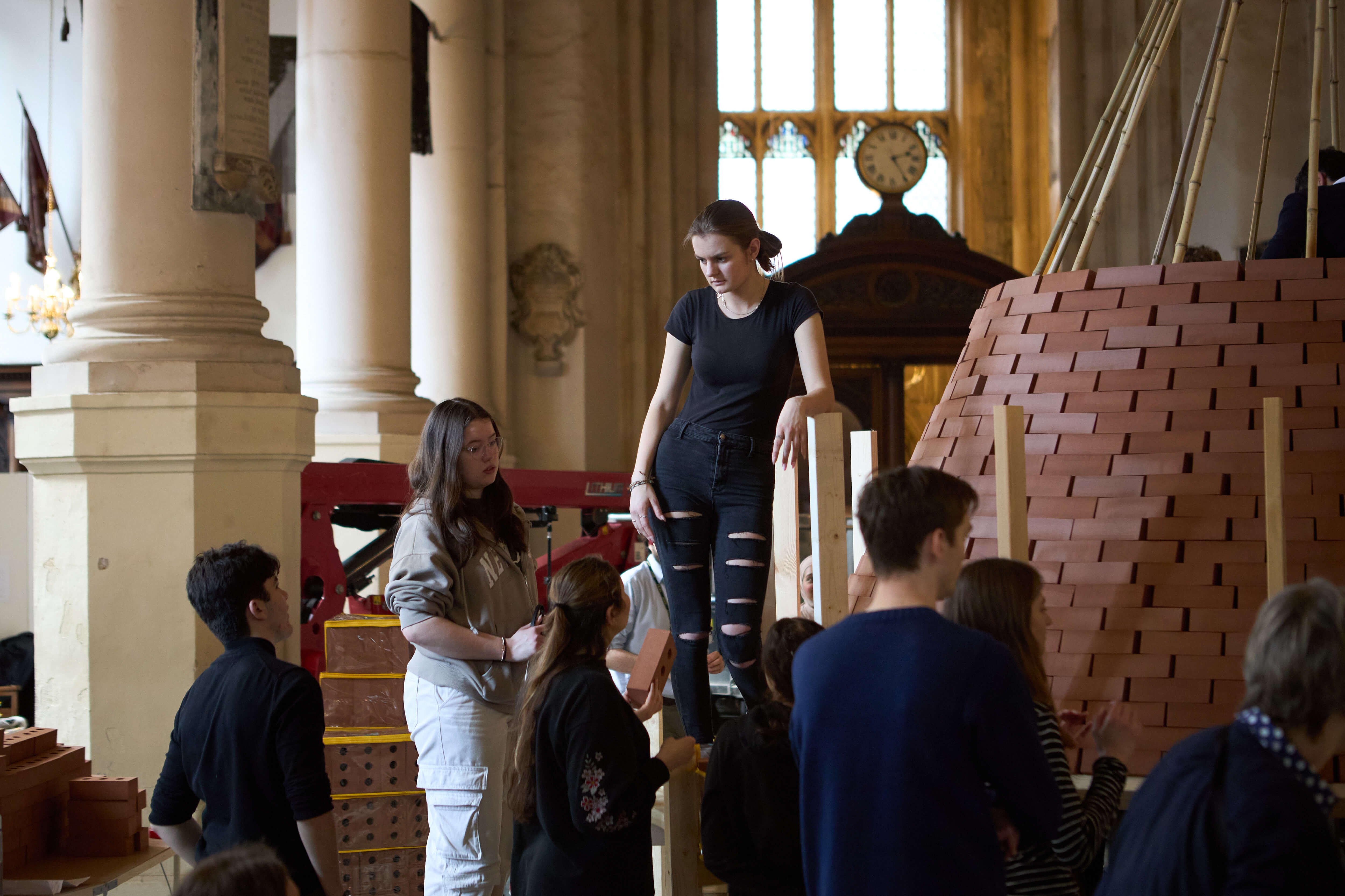 Students at Holy Sepulchre, Holborn Viaduct