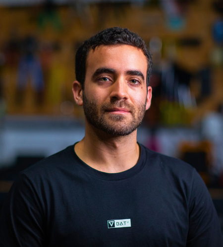 Headshot of Alejandro Camargo.