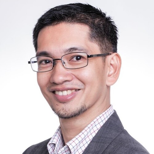 Headshot of Dr Michael Angelo Promentilla.