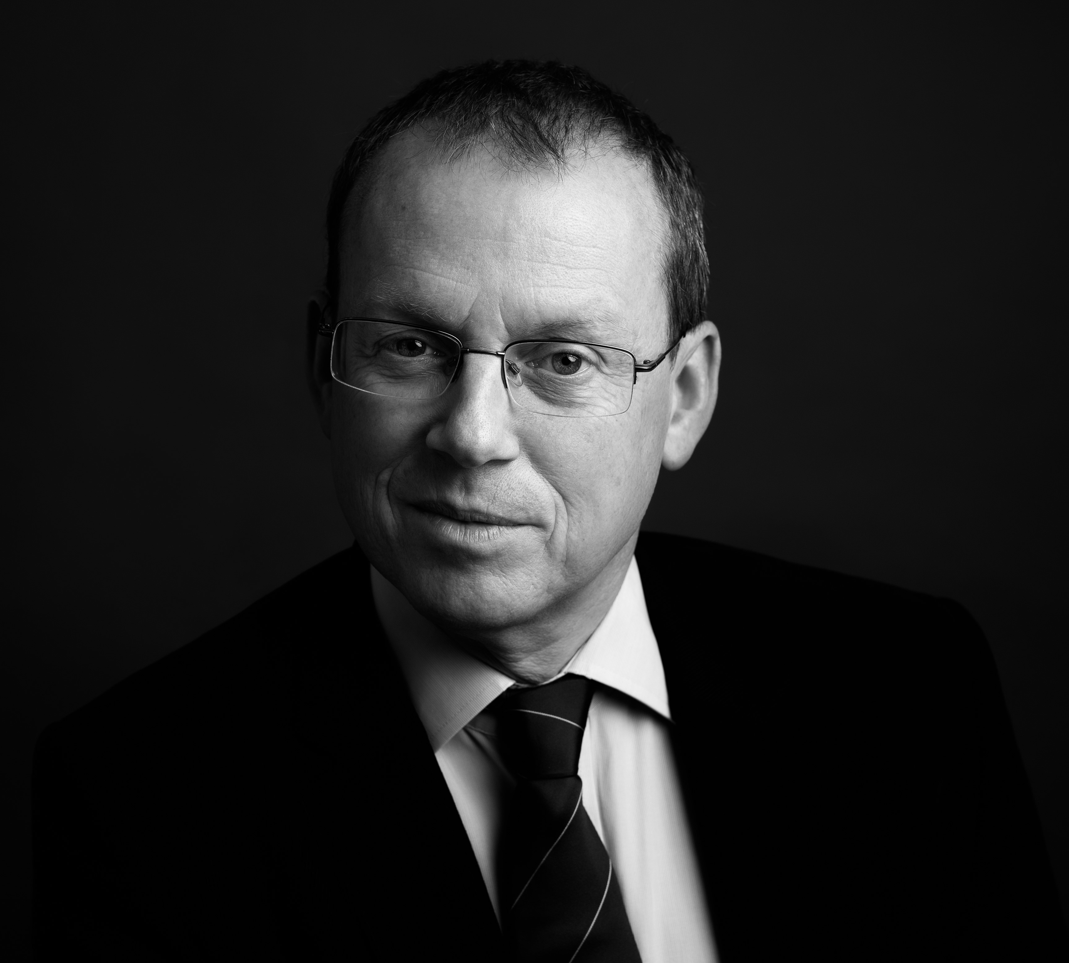 Headshot of Professor Julian Bommer FREng