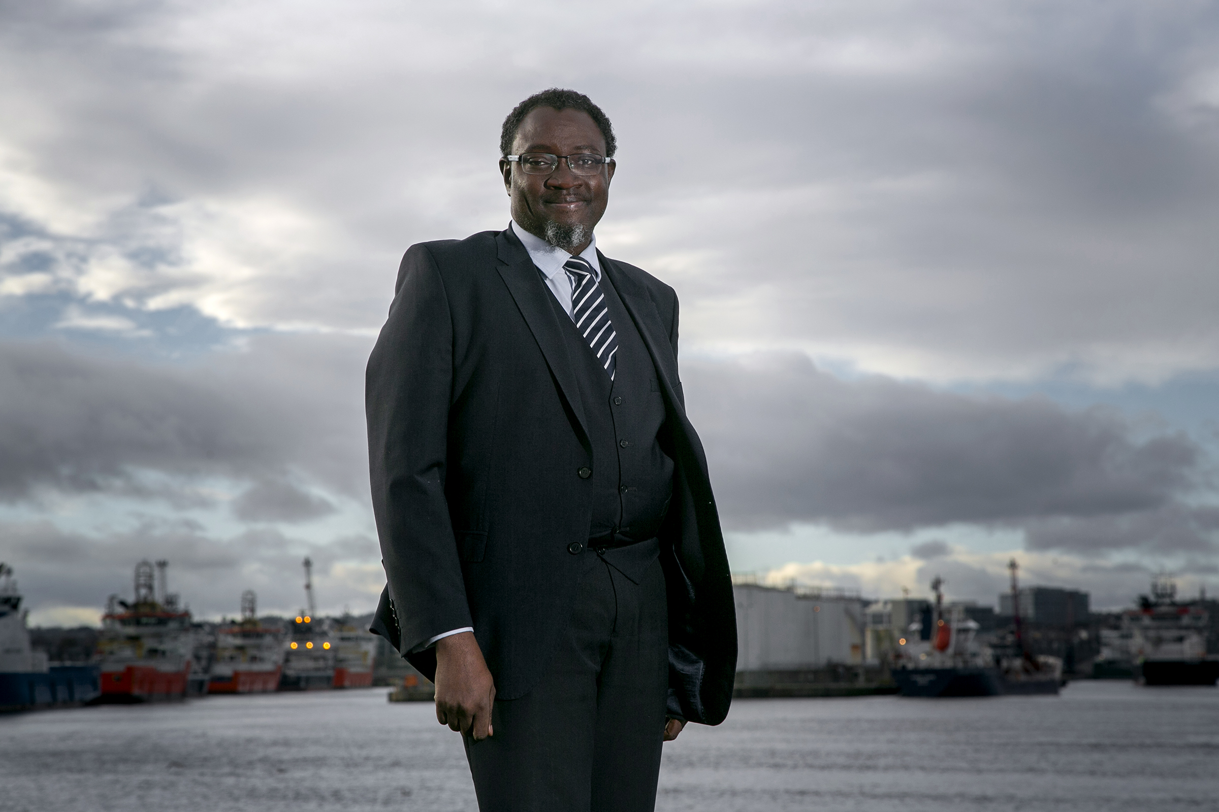 Dr Ollie Folayan