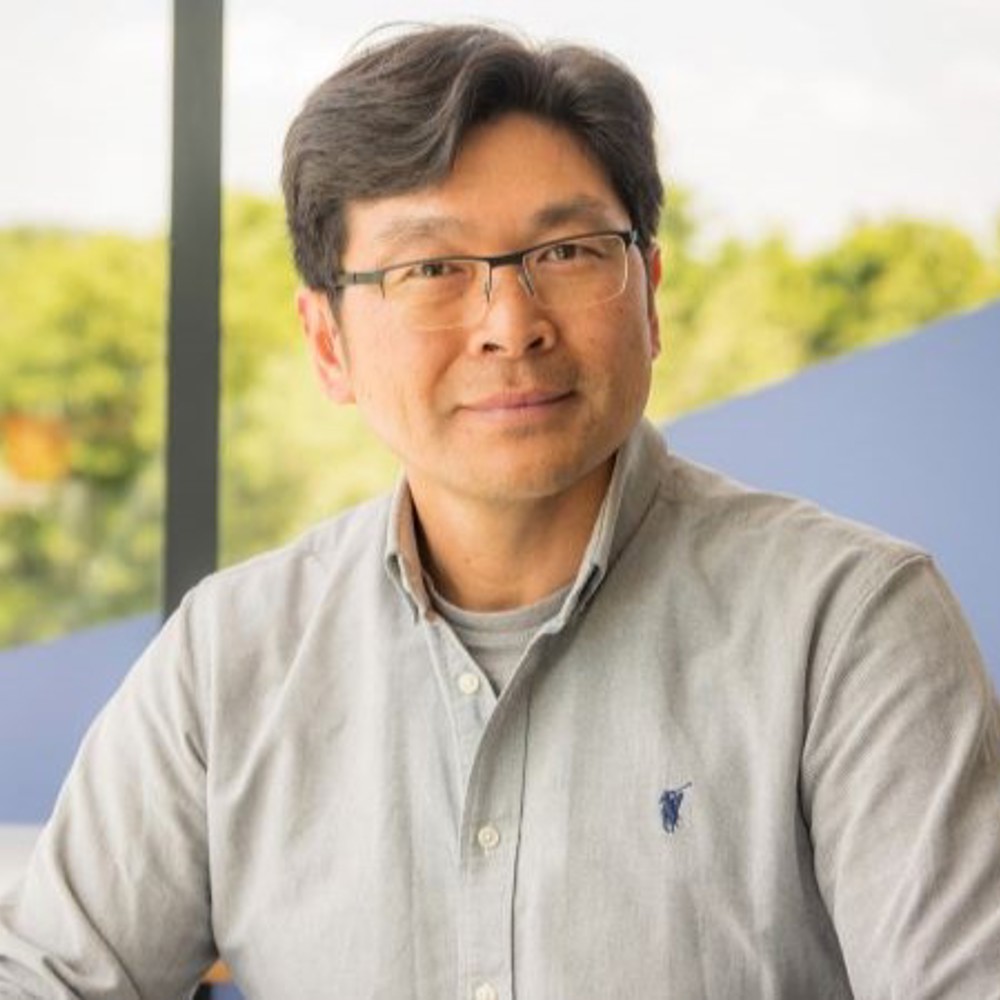 Headshot of Professor Qiuhua Liang FREng