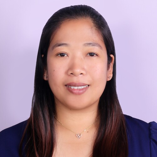 Headshot of Dr Cristina Valentin.