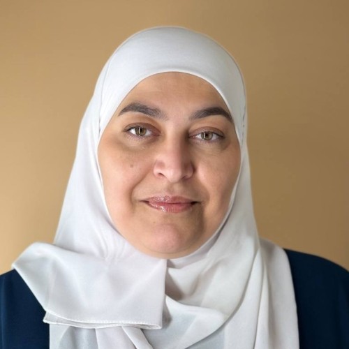 Headshot of Dr Leena Irshaid.