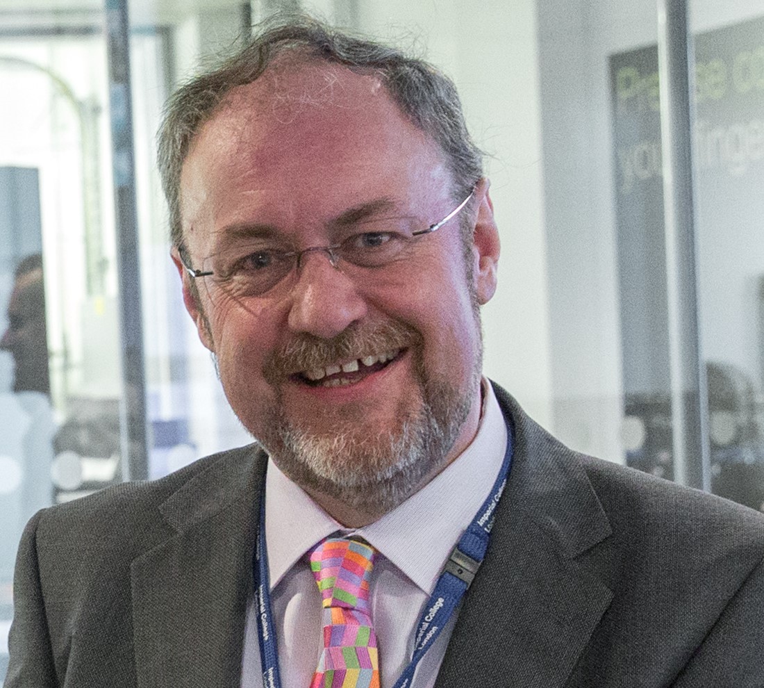 Headshot of Professor Daryl Williams FREng