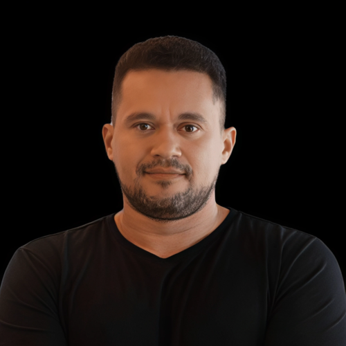 Headshot of Dr Leandro Maciel Almeida.