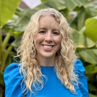 Laura Foster Headshot 2